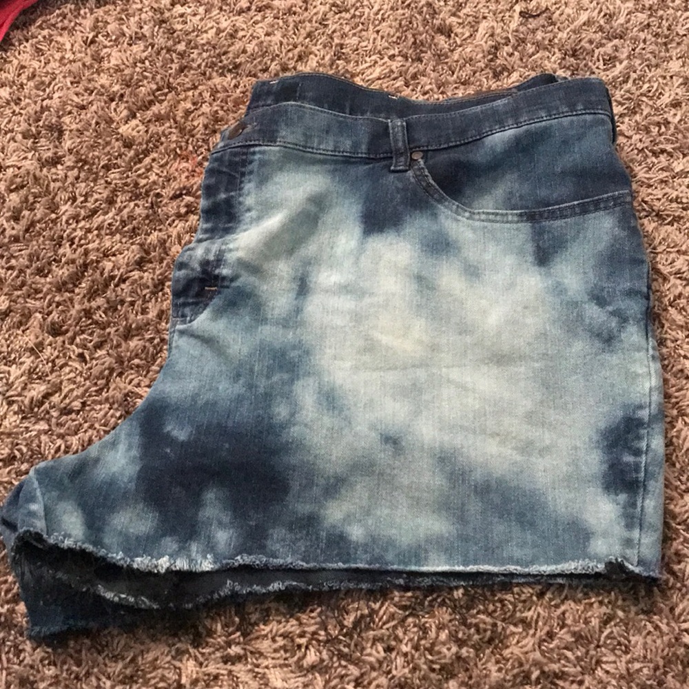 Festival denim acid wash shorts